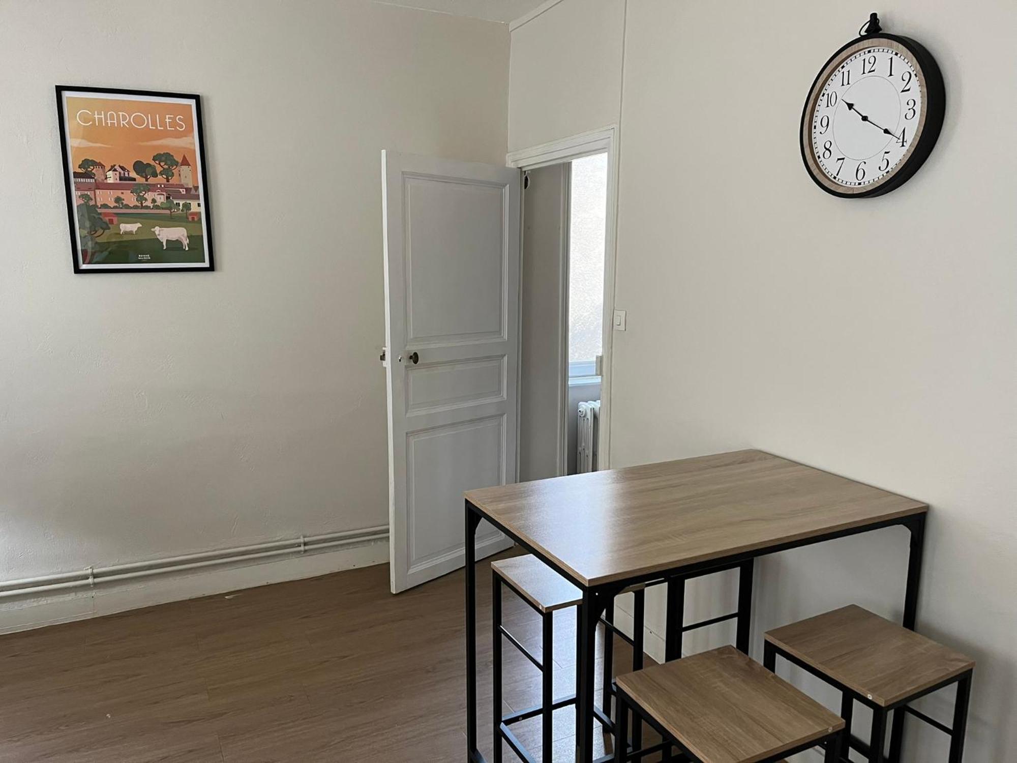 Centre Apartment *